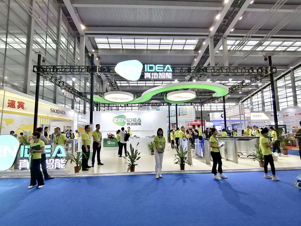 重慶展位設(shè)計(jì)搭建：搭建速度，我們?nèi)绾螏椭蛻粼谑袌鲋袚屨枷葯C(jī)？