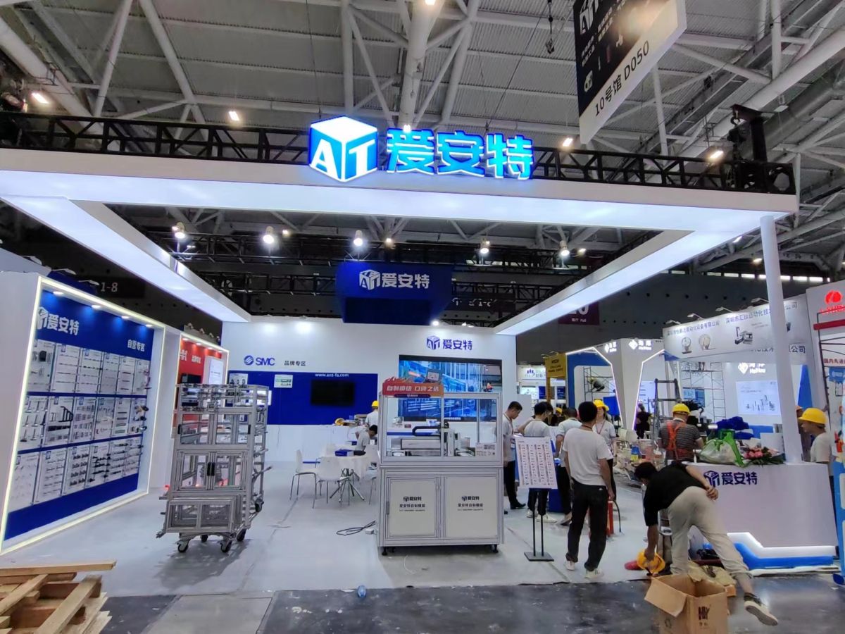 西安展位搭建公司：搭建品質(zhì)與售后服務(wù)，我們?nèi)绾未蛟煨袠I(yè)新標(biāo)準(zhǔn)？